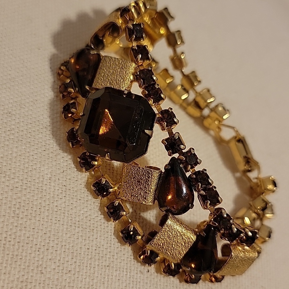 Vintage Juliana Amber Yellow Rhinestones Glass Cabochon Statement Bracelet 7”